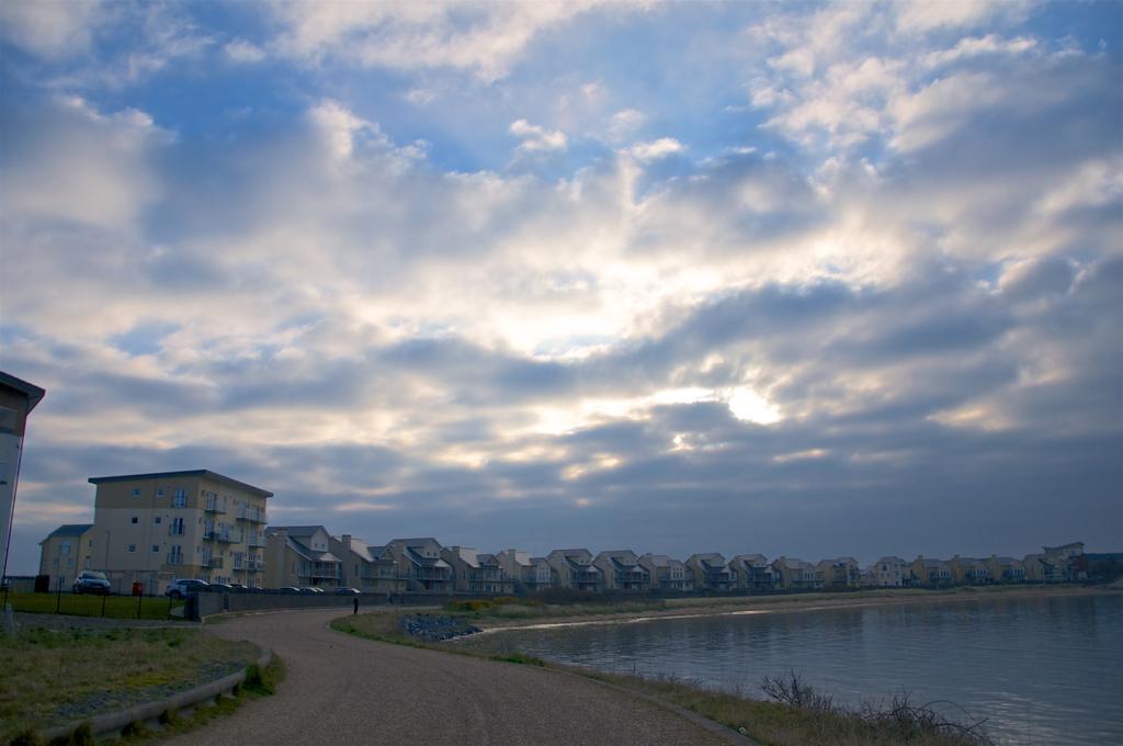 Traeth Bychan Apartment Llanelli Eksteriør bilde